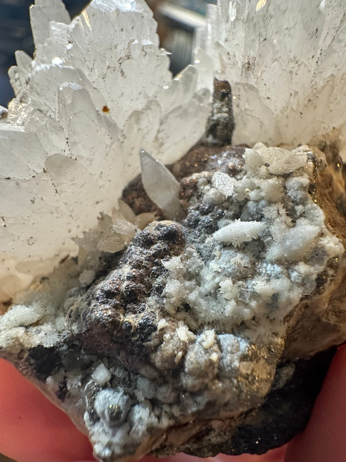 Dogtooth Calcite vs Bladed Calcite: A Nevada Collector's Visual Guide