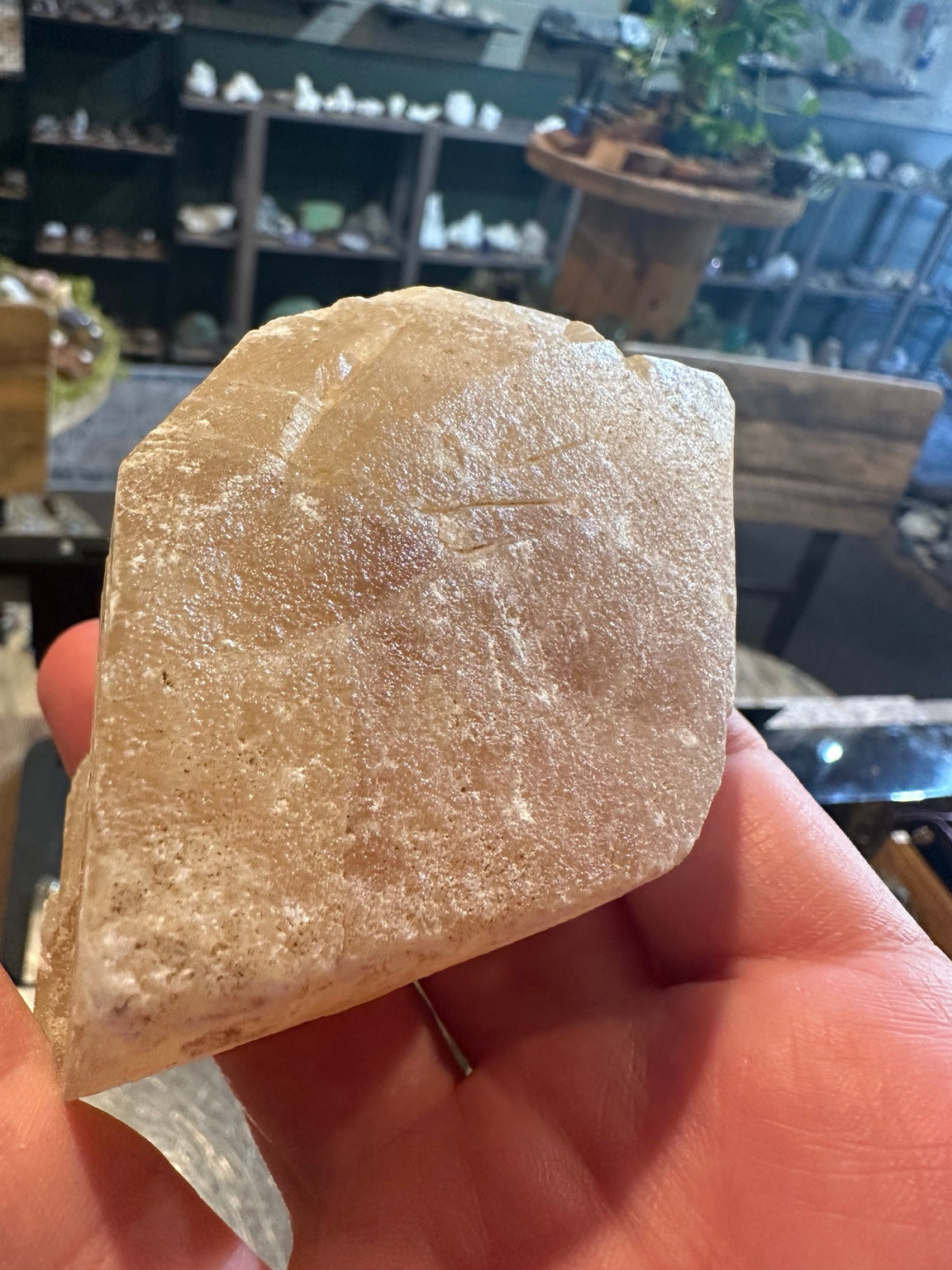 Honey calcite cleavage specimen, reverse view