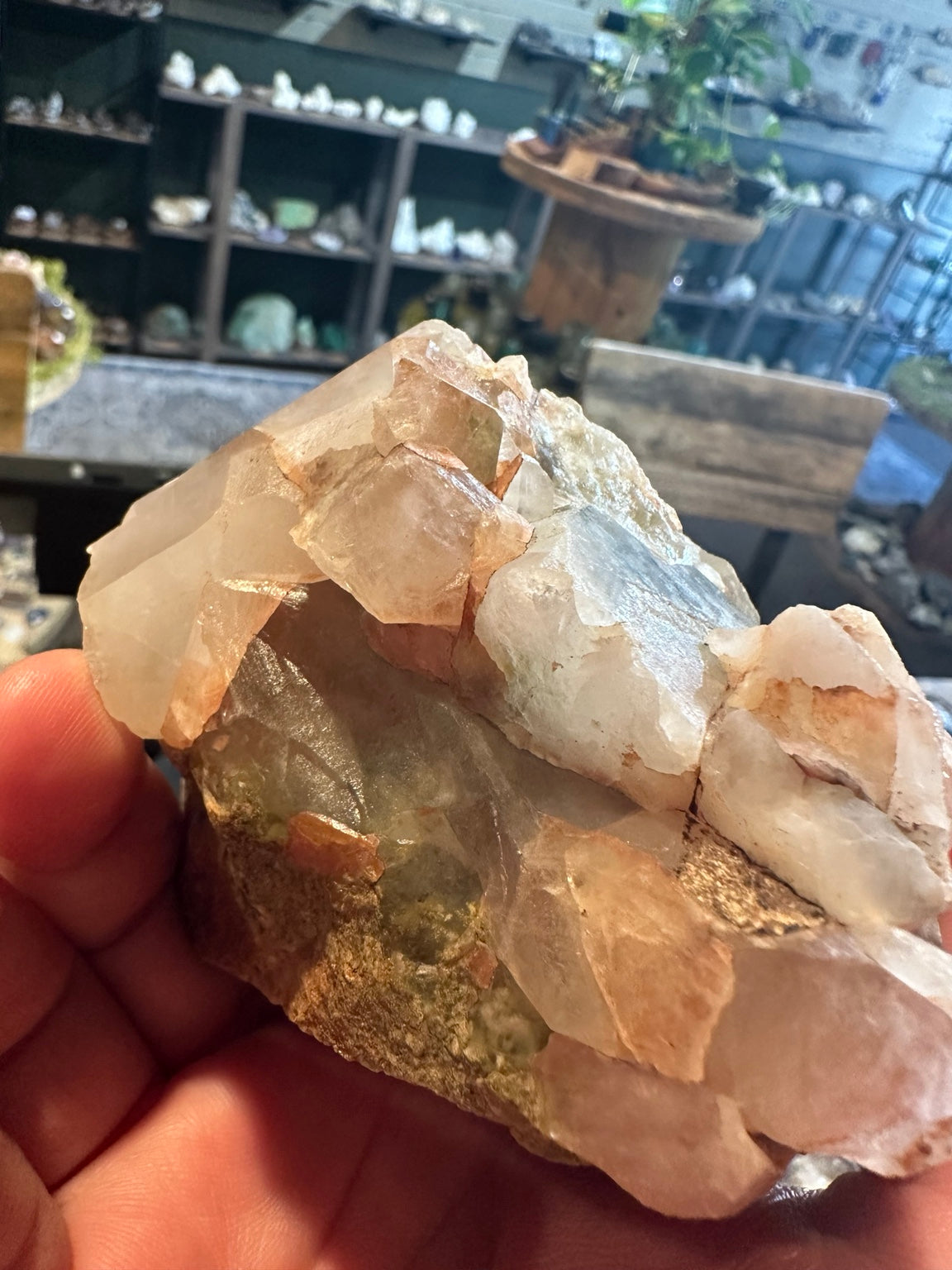 Green fluorite with calcite cluster from Mexico — side profile