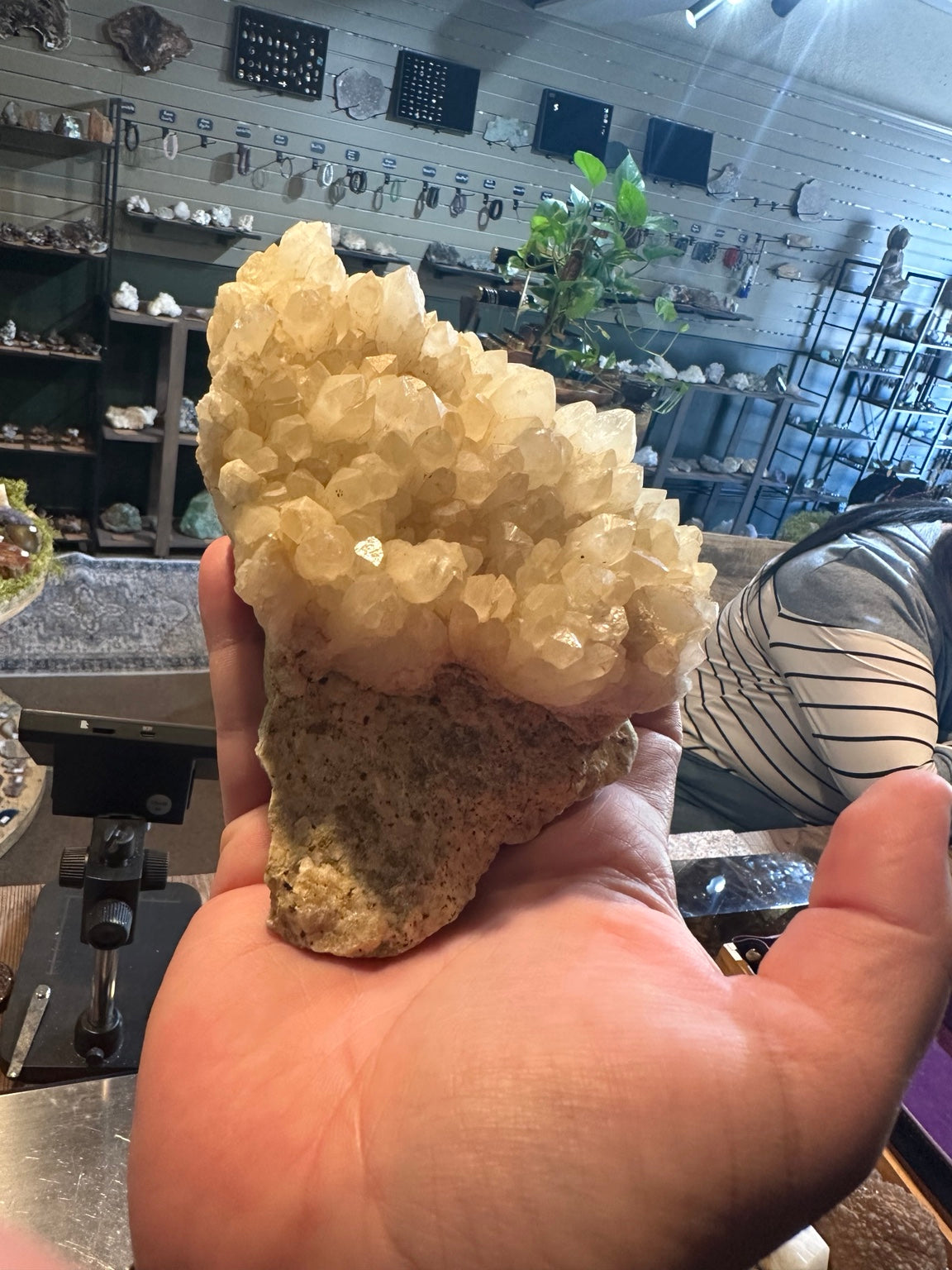 Natural honey calcite crystal cluster, 32.6 oz — view 2