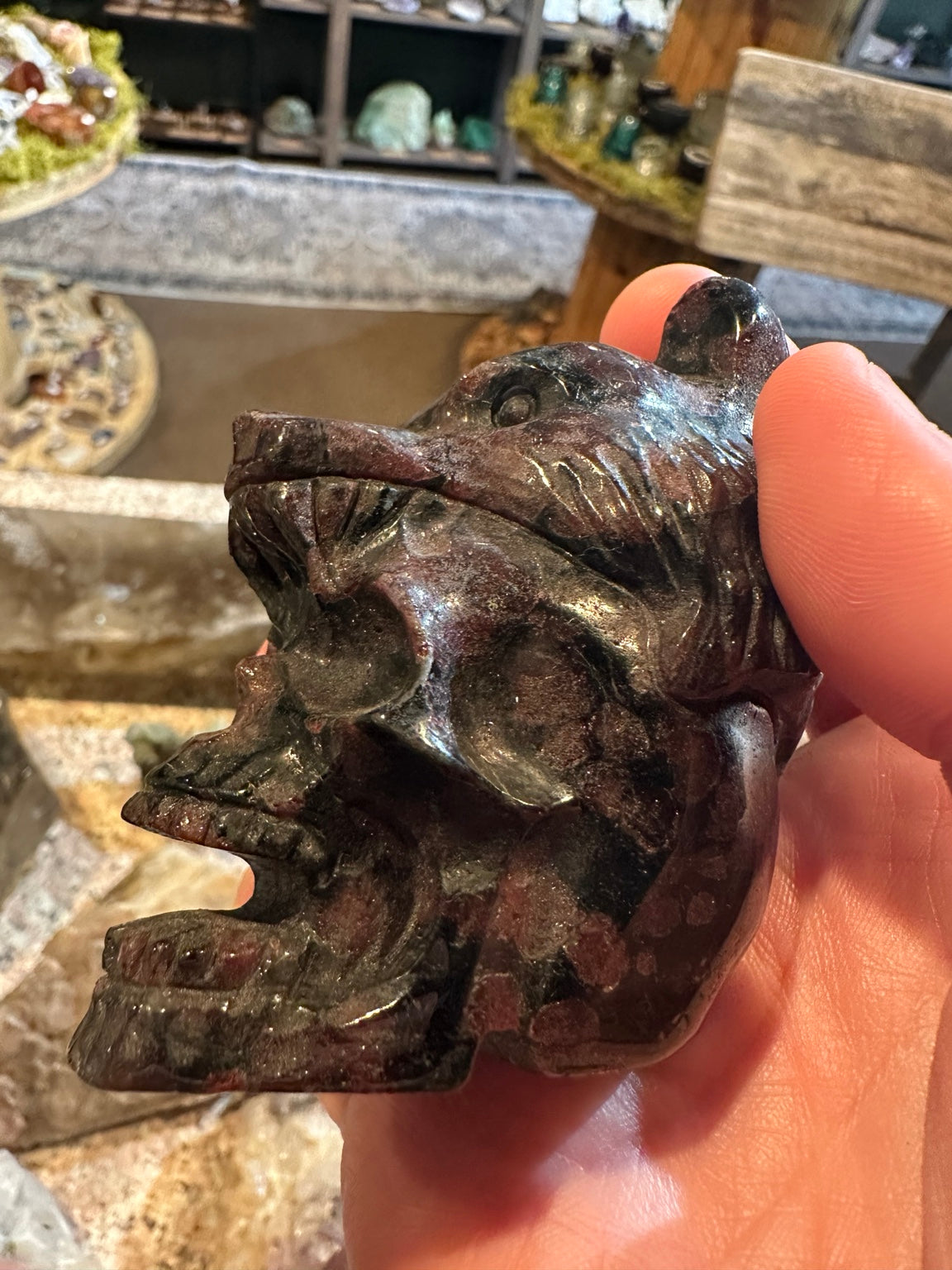 Natural garnet bear skull carving – view 3