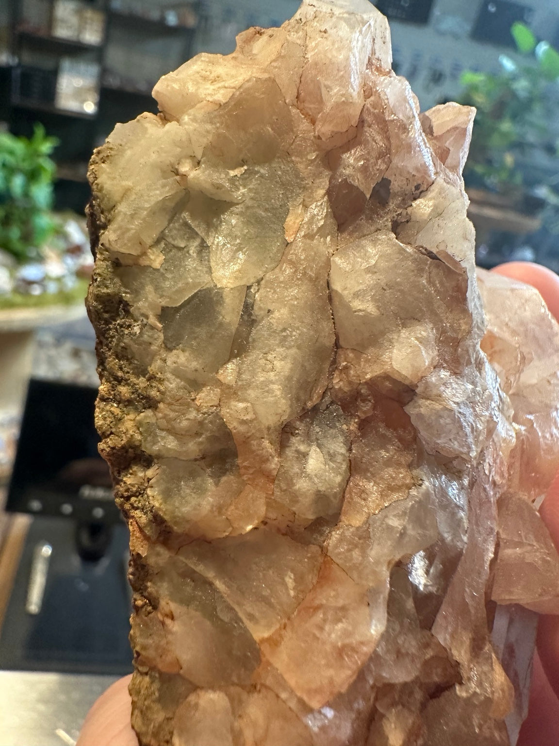 Detailed side view of crystallization and contact faces
