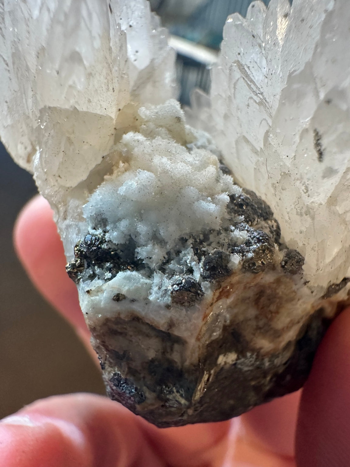 Nevada dogtooth calcite with pyrite 4.5 oz photograph 6
